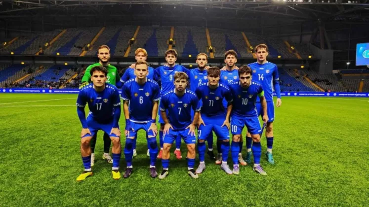 U21