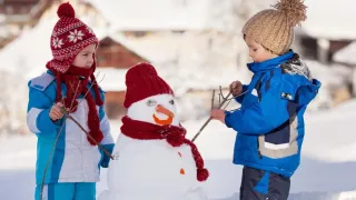 Vacanța de iarnă a elevilor poate fi prelungită din cauza ninsorii: Anunțul ministrului Educației