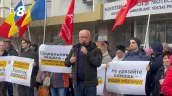 /VIDEO/ Protest la Ministerul Muncii și Protecției Sociale, organizat de PSRM: „Ați tăiat compensațiile? Tăiați-vă salariile”