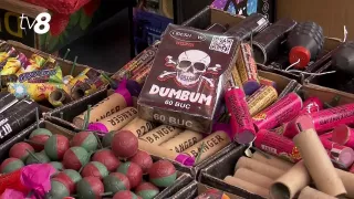 /VIDEO/ Filmare TV8 cu camera ascunsă: Cum sunt vândute ilegal petarde și focuri de artificii
