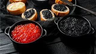 Опасная икра: как избежать пищевого отравления на зимних праздниках