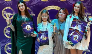 /FOTO/ Un Grand Prix și patru medalii de aur pentru Moldova: Trei tinere au cucerit prin voce scena din Letonia