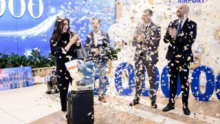 /VIDEO/ Record absolut la Aeroportul Chișinău: Cine e norocoasa pasageră cu numărul 6 milioane