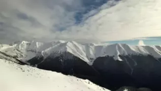 Четверо молдаван оказались заблокированы в убежище в горах Фэгэраш в Румынии: спасатели не могут к ним добраться