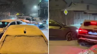 /VIDEO/ Carambol într-o curte din Chișinău: Momentul în care o mașină a derapat și a lovit altele