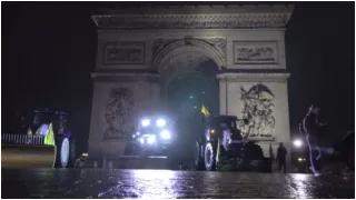 Фермерский бунт в центре Парижа: более 150 аграриев дошли до Эйфелевой башни