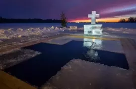 Окунаться в проруби на Крещение можно только в специально оборудованных местах — предупреждение полиции