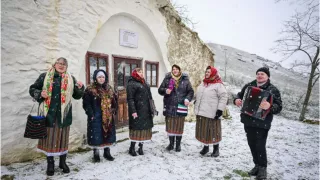 /VIDEO/ „Satul hobbiților” din Moldova: Cum a ajuns localitatea Rogojeni subiect internațional de știri