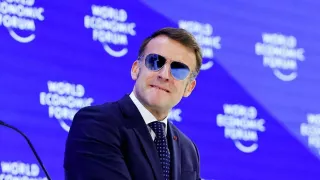 Макрон в Давосе обвинил США в попытках «ослабить и подчинить Европу»