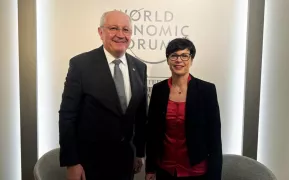 Готовность к новому траншу? Мунтяну в Давосе обсудил с Кос путь Молдовы в ЕС