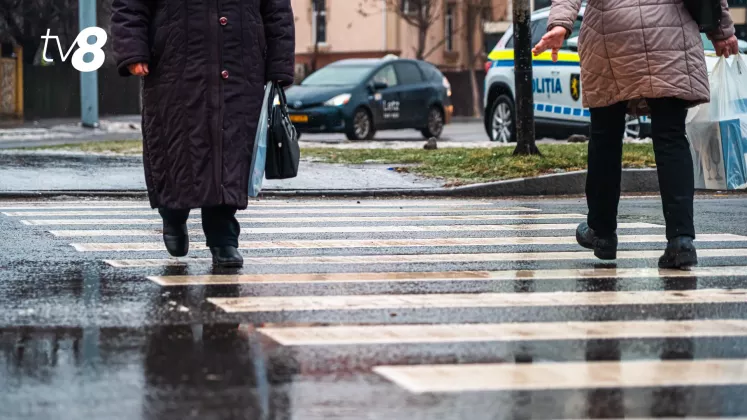 METEO POLEI GHEATA PIETONI-41