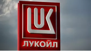 "Заправки в процессе продажи". Премьер Александру Мунтяну о ситуации с «Лукойлом» в Молдове