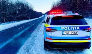 Accident cu sania la Călărași: O copilă de 7 ani a ajuns sub roțile unei mașini de poliție