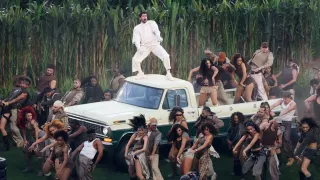 /VIDEO/ Super Bowl 2026: Bad Bunny face istorie în timp ce Trump califică show-ul drept „teribil”