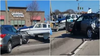 /ВИДЕО/ Во Флориде легкомоторный самолет экстренно сел на городскую улицу, повредив не менее пяти машин