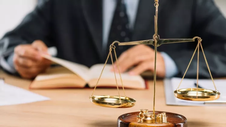 justiție
