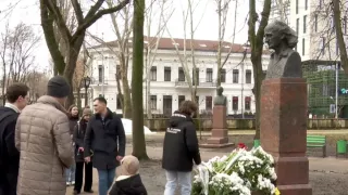 /ВИДЕО/ 91 год со дня рождения Григоре Виеру: в Кишинёве чтением стихов почтили память поэта