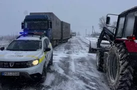 На юге Молдовы из-за непогоды ограничили движение фур: проезд через два пропускных пункта закрыт 