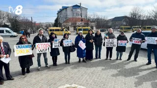 /VIDEO/ „Marșul Păcii” la Comrat: Un grup de găgăuzi s-au unit pentru a condamna războiul din Ucraina