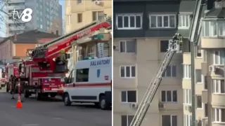 /ВИДЕО/ В Кишиневе мужчину сняли с крыши: его удалось уговорить сохранить свою жизнь