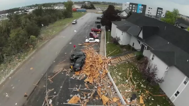 11877537_052122-wls-n1-mich-tornado-5a-vid