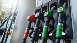 /VIDEO/ Moldova ar putea stoca carburanți: Unele benzinării au limitat cantitățile vândute