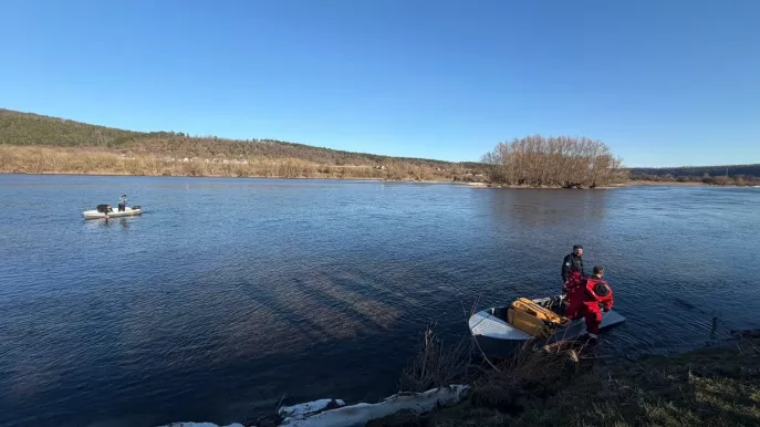 /ULTIMA ORĂ/ Stare de alertă de mediu pe fluviul Nistru. CNMC: „Unda de poluare continuă să se deplaseze”