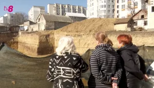 /ВИДЕО/ «Соседние дома ходят ходуном»: На Ботанике разгорается конфликт вокруг строительства девятиэтажки