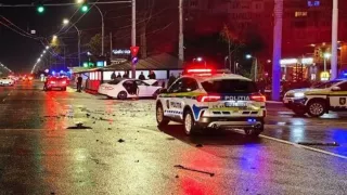 Ночное ДТП на Ботанике: таксист и пассажир госпитализированы, водитель Mercedes задержан