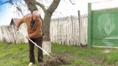 /ВИДЕО/ Молдавские села готовятся к Пасхе. Пожилые жители наводят порядок, молодежи почти не видно
