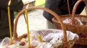 /VIDEO/ La binecuvântat daruri în ajun de Paște: O biserică din Chișinău a început din Sâmbăta Mare să sfințească pasca