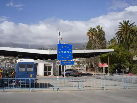 i-visited-the-french-italian-border-in-menton-yesterday-v0-klpn81ik7gta1
