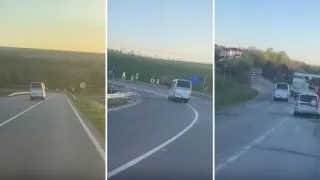 /VIDEO/ Șoferul de microbuz filmat ignorând regulile de circulație, sancționat: Riscă să rămână fără permis