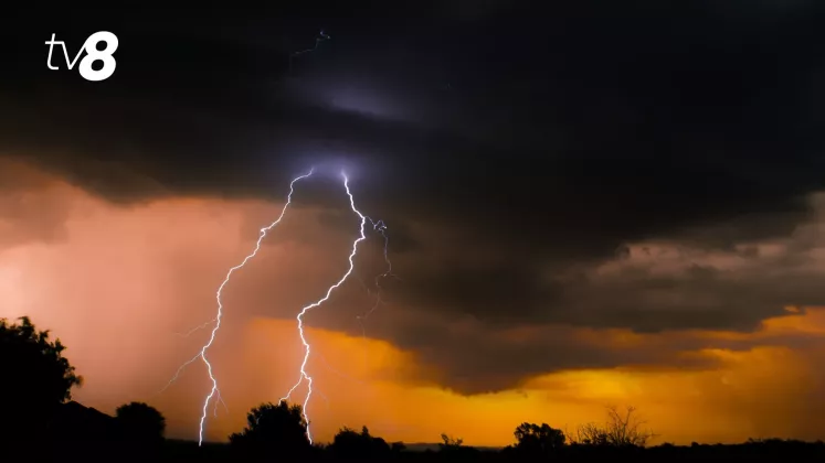 ploi fulger meteo (1)