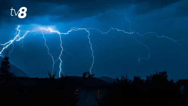 ploi fulger meteo