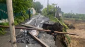 /ВИДЕО/ В Яловенах из-за оползня обрушился участок дороги у строительного котлована