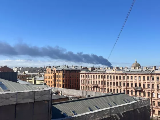 Coloana-de-fum-dupa-un-atac-ucrainean-cu-drone-in-Sankt-Petersburg