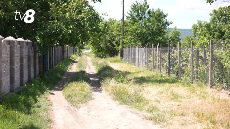 sat cărare drum