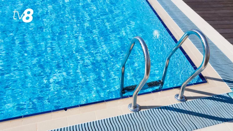 piscină