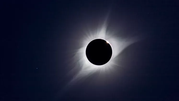 eclipsă de soare