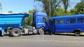 /VIDEO/ Accident cu 15 victime la Ungheni, inclusiv un copil: Cum s-au ciocnit un camion și un microbuz