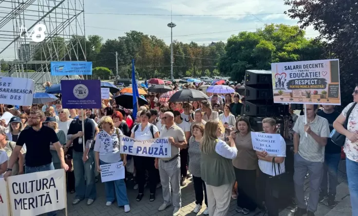 протест учителей кишинев2