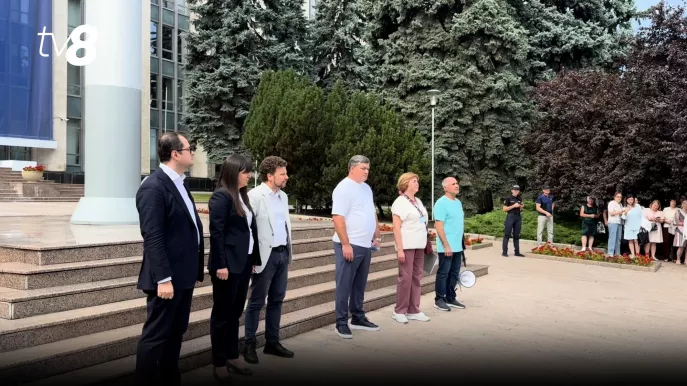 /VIDEO/ Ministrul Educației, huiduit de profesori și lăudat de premier: Ce au mai declarat Perciun și Tofan la protest