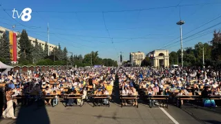 /ВИДЕО/ В Кишиневе прошел "Большой национальный диктант": в нем приняли участие 2500 человек