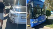 /ВИДЕО/ В Кишиневе троллейбус столкнулся с автомобилем Tesla: в салоне находилось 60 пассажиров 