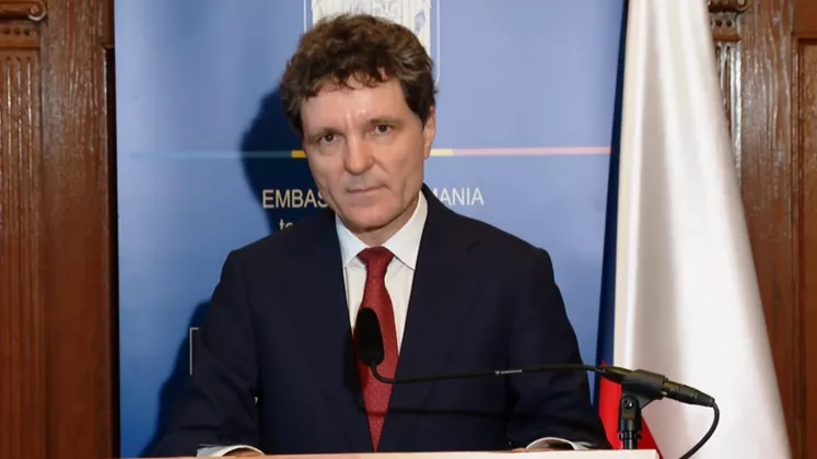 NICUȘOR DAN