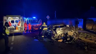 Tragedie la Hîncești: Un bărbat a murit pe loc după ce mașina în care se afla s-a izbit de un pilon
