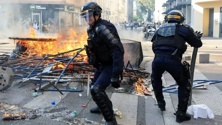 c35126d6-d721-446c-b745-b216ac7078cf_protestefranta