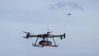 /VIDEO/ Ucraina anunță o premieră mondială: Soldat rănit, evacuat de pe front cu o dronă aeriană