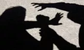 Scandal într-un centru comercial: Trei vânzătoare ar fi bătut un bărbat pe care îl suspectau că le filmează